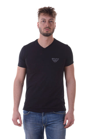 Maglietta uomo Armani Jeans AJ in cotone elasticizzato nero con logo AJ sul petto. Ideale per ogni occasione, aggiungi classe al tuo look.