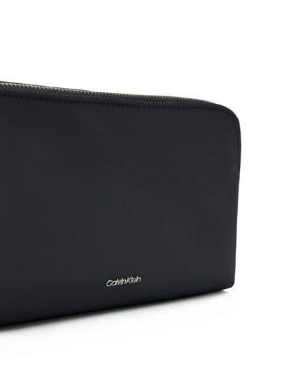Calvin Klein pochette in tessuto con zip nero