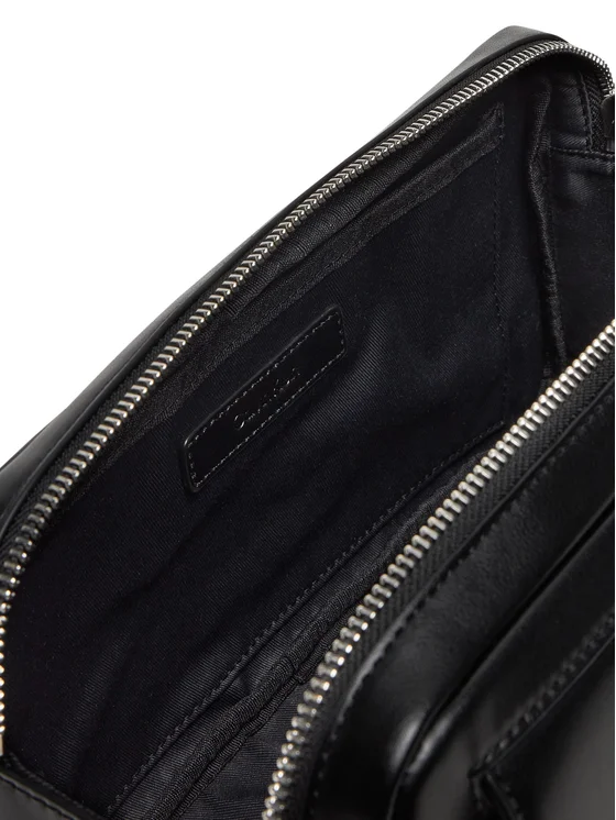 Calvin Klein pochette in ecopelle con zip nero